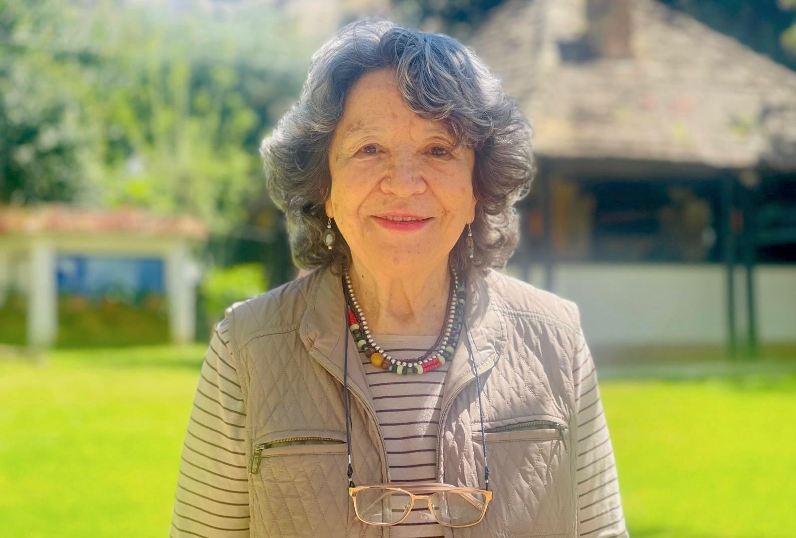 Malika Embarek. Traductora.