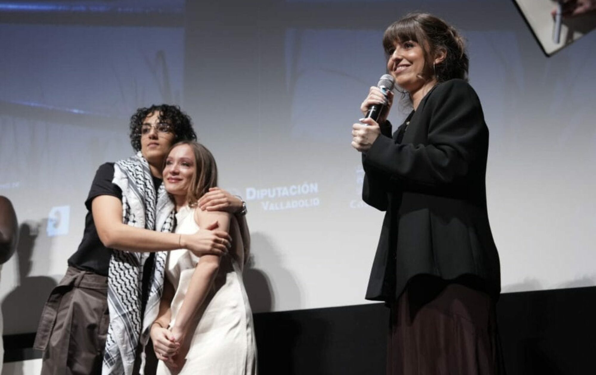 ‘Salen las lobas’, de Claudia Estrada Tarascó